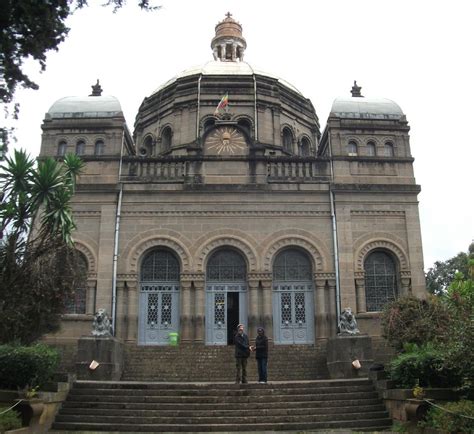  Menelik II Mausoleum: Đá Granite Vẻ vang và Lịch Sử Imprint!