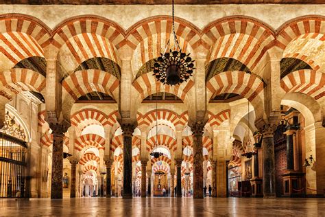  Mezquita-Catedral de Córdoba: Nơi giao thoa văn hóa và kiến trúc độc đáo!