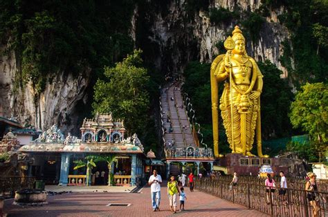  Thần Điện Batu Caves: Cánh cổng thiên đường và mê cung đá kỳ ảo!