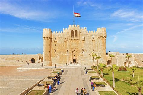 The Unmissable Citadel of Qaitbay! Witness Ancient Majesty and Coastal Splendor